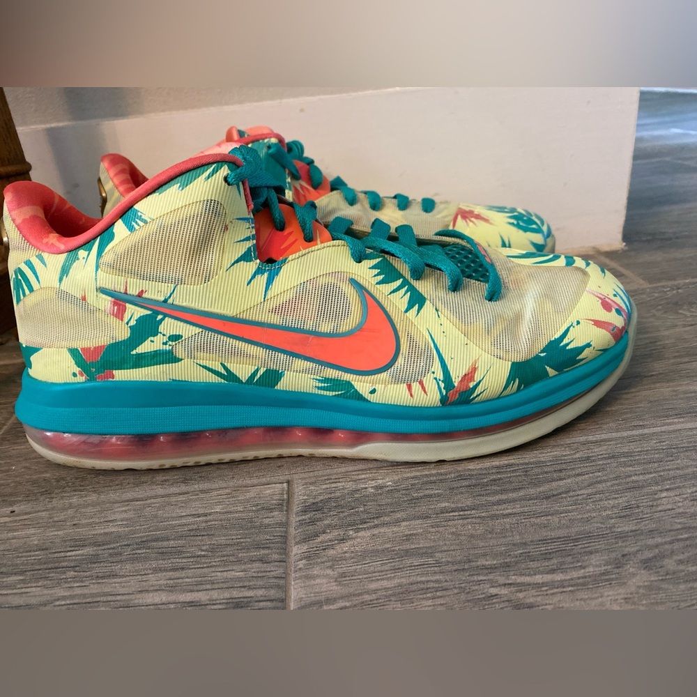 Size 10.5- Nike LeBron 9 Low LeBronold Palmer Sneakers Preowned